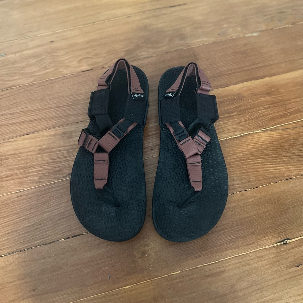 Bedrock Sandals (women’s 8, clay)